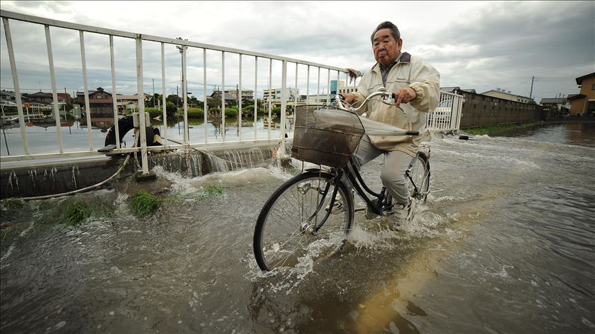 U poplavama na jugu Japana poginule dvije, nestalo deset osoba