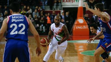 Pınar Karşıyaka Tony Crocker'la yollarını ayırdı