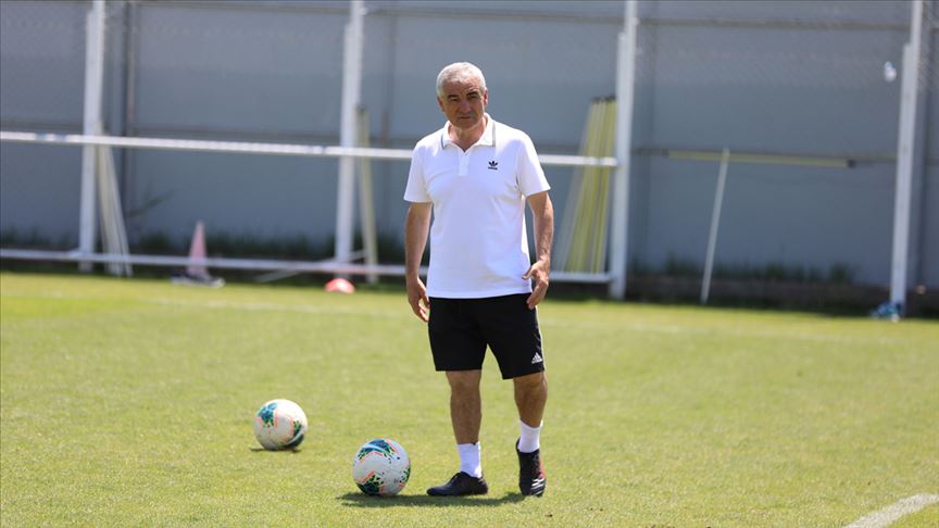 Sivasspor Teknik Direktörü Rıza Çalımbay: Hatadan döneceklerine inanıyorum