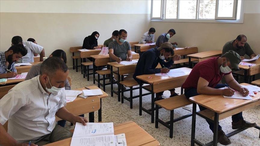 "أورفة" التركية تنظم امتحانات قبول جامعي لطلبة "نبع السلام"