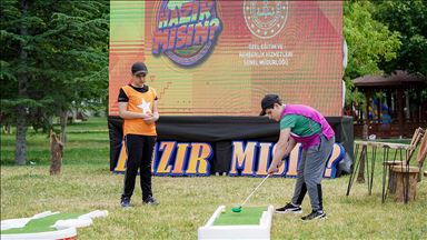MEB 'özel çocukları' tersine kaynaştırma modeli ile 'özel program'da buluşturdu