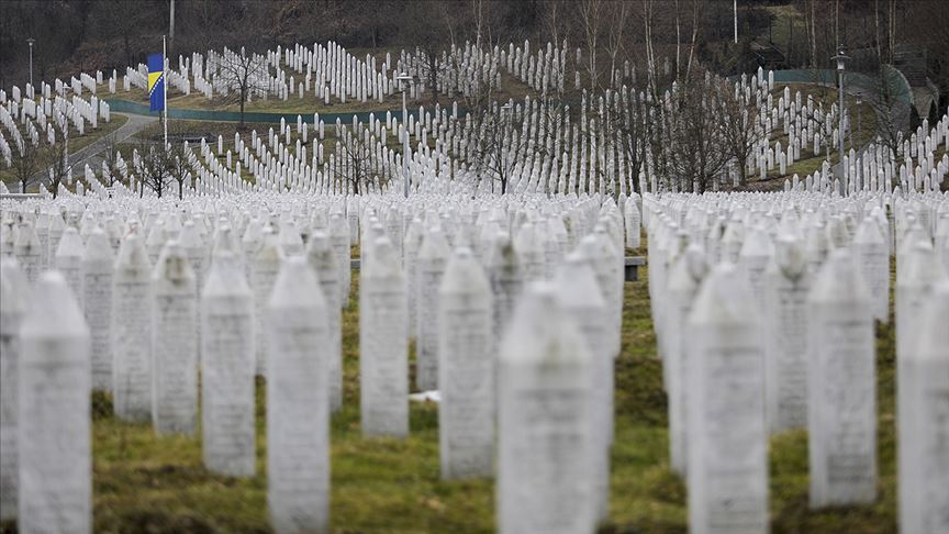 Srebrenitsa: Dört yıl süren soykırımın doruk noktası