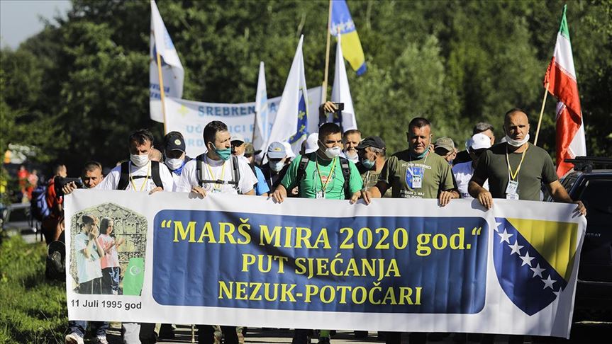 Marcha por la Paz en Bosnia, el tributo a las víctimas del genocidio de Srebrenica 25 años después 
