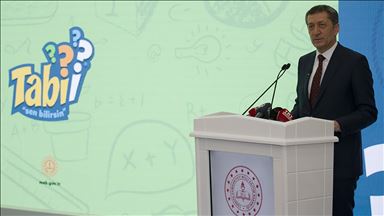Bakan Ziya Selçuk ortaokul öğrencileri için eğlenceli mobil uygulama 'Tabii'yi tanıttı
