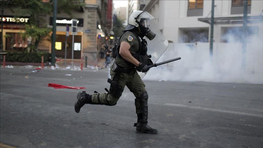 Во Грција воведени бројни ограничувања на протестите