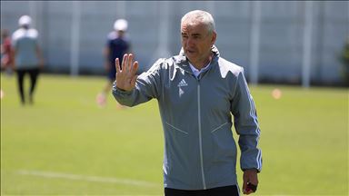 Sivasspor Teknik Direktörü Rıza Çalımbay: Fenerbahçe maçından galip gelmemiz gerekiyor