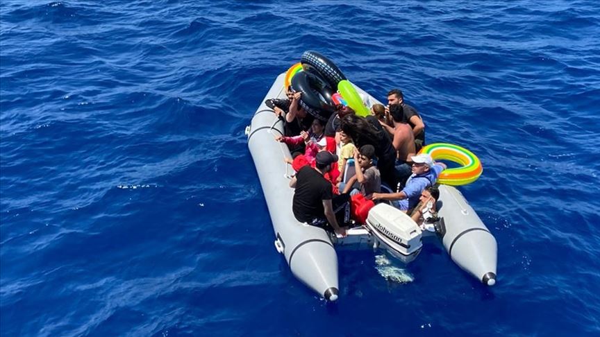خفر السواحل التركي ينقذ 60 طالب لجوء بـ "موغلا"