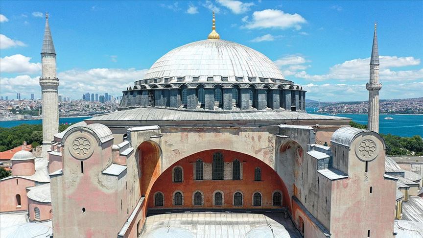 Kıbrıs Vakıflar İdaresi: Ayasofya'nın yeniden ibadete açılması olumlu bir karardır