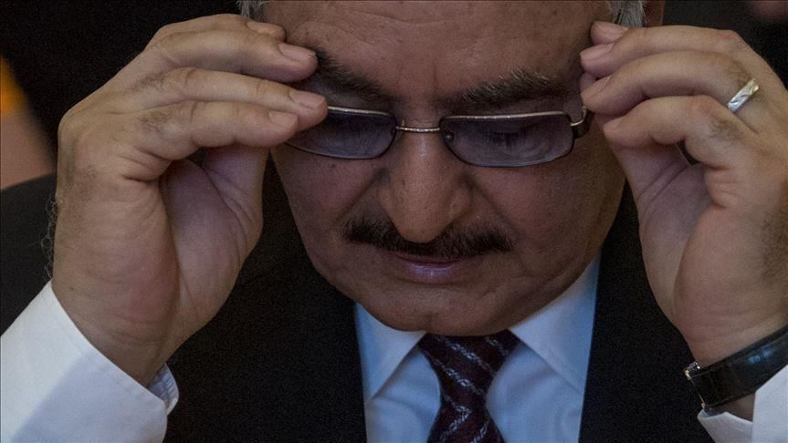 تودد اليونان للانقلابي حفتر.. "حرث في البحر" (خبير)