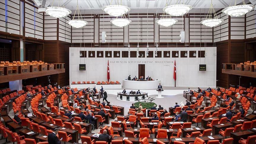 Turkish parliament ratifies bill on bar associations