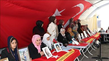 ادامه تحصن مادران و پدران در اعتراض به ربوده شدن فرزندانشان توسط پ.ک.ک