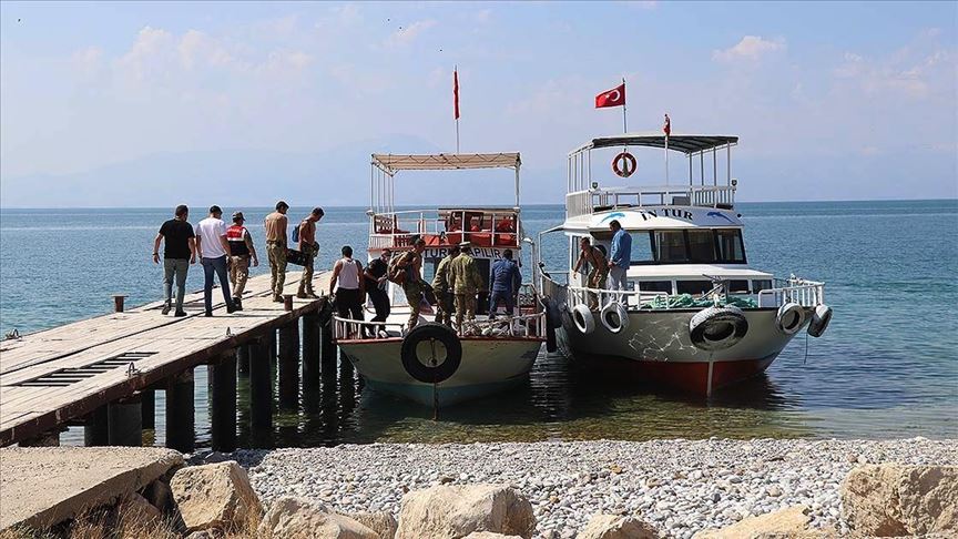 Van Gölü'nde teknenin batması sonucu kaybolan 7 kişinin daha cesedi bulundu