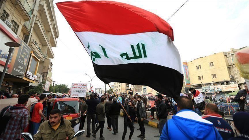 بغداد.. مئات المتظاهرين يقتحمون مبنى لتوزيع الكهرباء