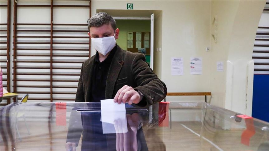 Polonia lleva a cabo la segunda vuelta de sus elecciones presidenciales