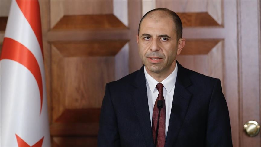 Canciller turcochipriota: la administración griega no permite el paso de los extranjeros a la RTNC