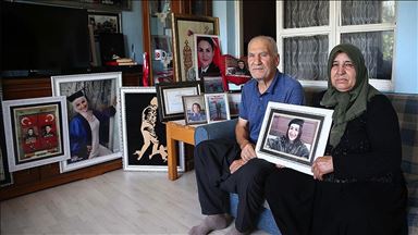 Darbecilerin şehit ettiği polis Sevda Güngör'ün ailesi kızlarının odasını fotoğraflarıyla süsledi
