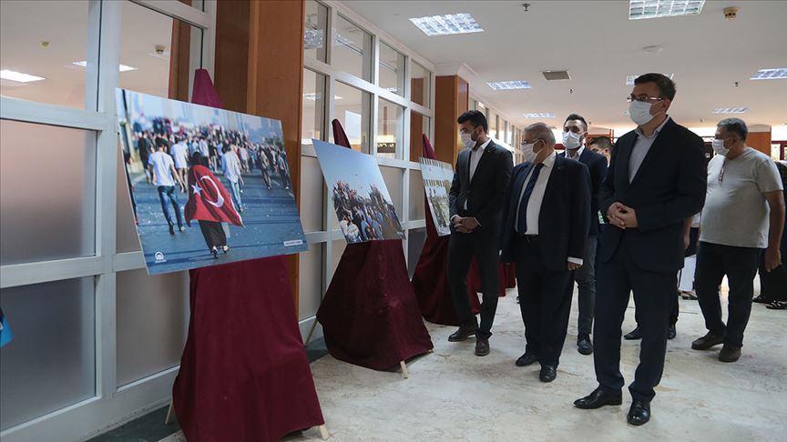 Kahramanmaraş'ta AA fotoğraflarıyla '15 Temmuz' sergisi açıldı