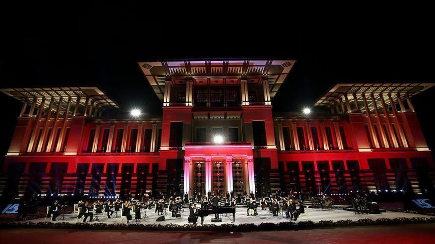 Специјален концерт во претседателскиот комплекс во Турција по повод 15. јули 