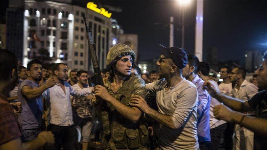 Kecintaan rakyat Turki pada negara kunci gagalnya kudeta 15 Juli
