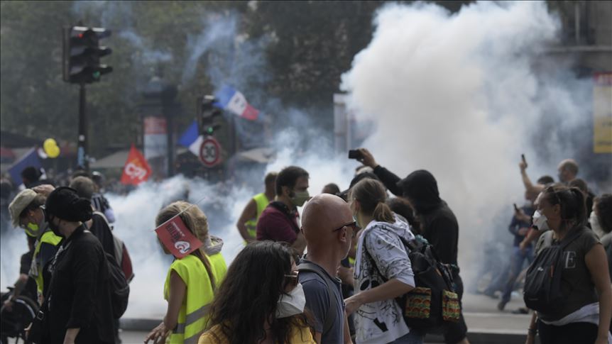 France: Protesters confront Macron, chant 'Resign!'