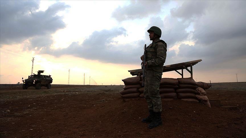 Mardin'de bir PKK'lı terörist güvenlik güçlerine teslim oldu 