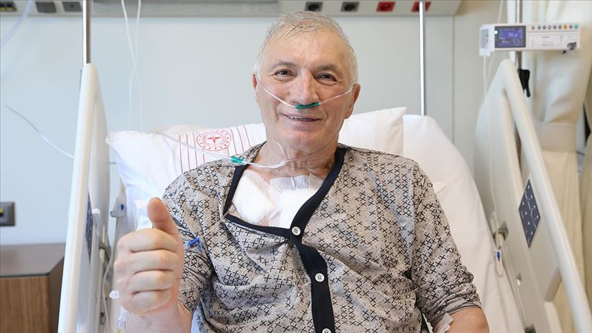 Kalp Kapakcigi Degisen Hasta 8 Saatlik Operasyonla Felc Olmaktan Kurtuldu