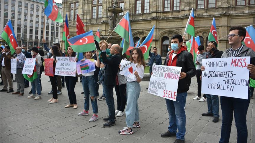 Avusturya'da Ermenistan'ın saldırıları protesto edildi