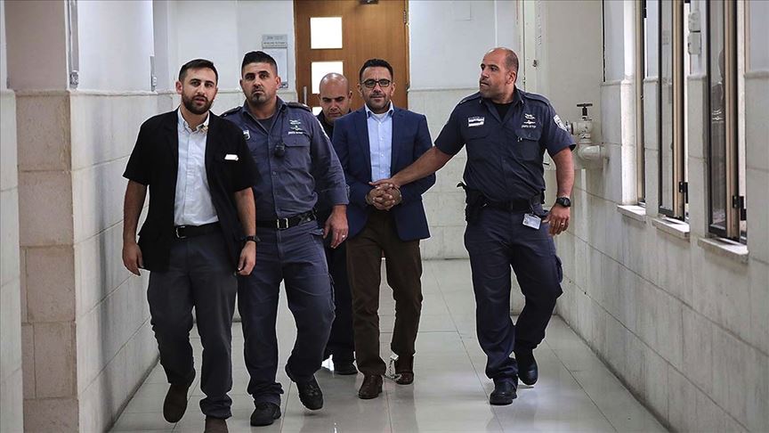 İsrail polisi Kudüs Valisi Gays'ı yine gözaltına aldı