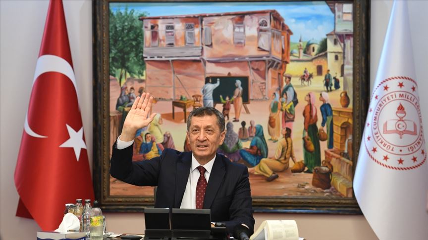 Milli Eğitim Bakanı Selçuk, TÜBİTAK Proje Yarışması'nda dereceye giren liselilerle buluştu