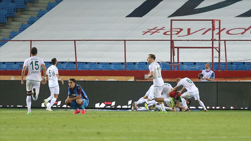Trabzonspor sahasında Konyaspor'a 4-3 yenildi