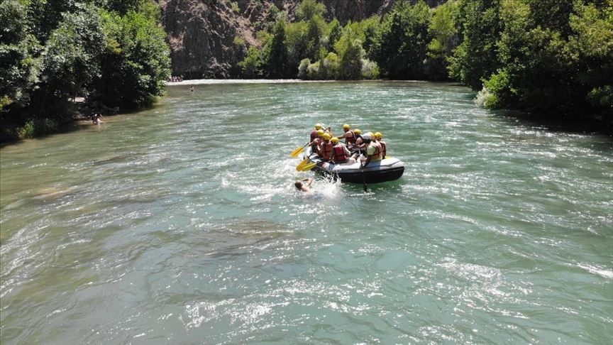 Terörden temizlenen Tunceli'de zipline ve raftinge yoğun ilgi 