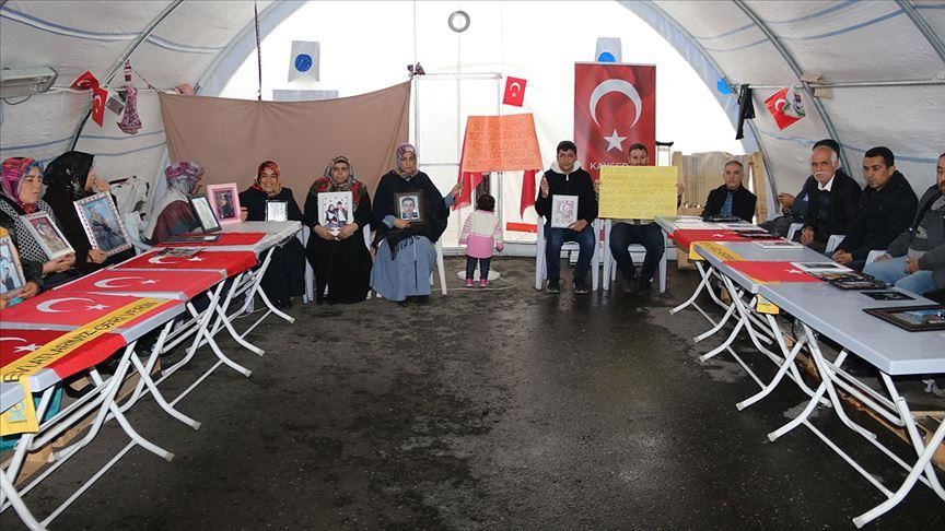 Turkey: Families continue sit-in against PKK on Day 322
