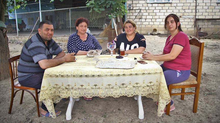 على الحدود الأذريون يتشبثون بمنازلهم ولا تخيفهم هجمات أرمينيا