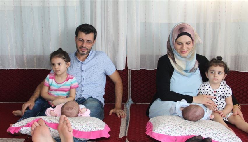 تركيا اليوم عائلة سورية تطلق اسمي "آيا" و "صوفيا" على توأميها عائلة سورية تطلق اسمي "آيا" و "صوفيا" على توأميها