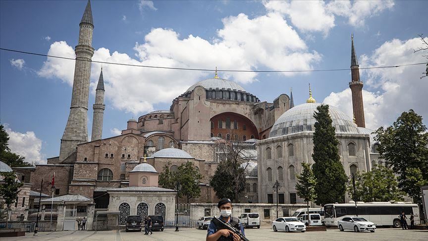 В Стамбуле готовятся к первой за десятилетия молитве в Айя-Софье