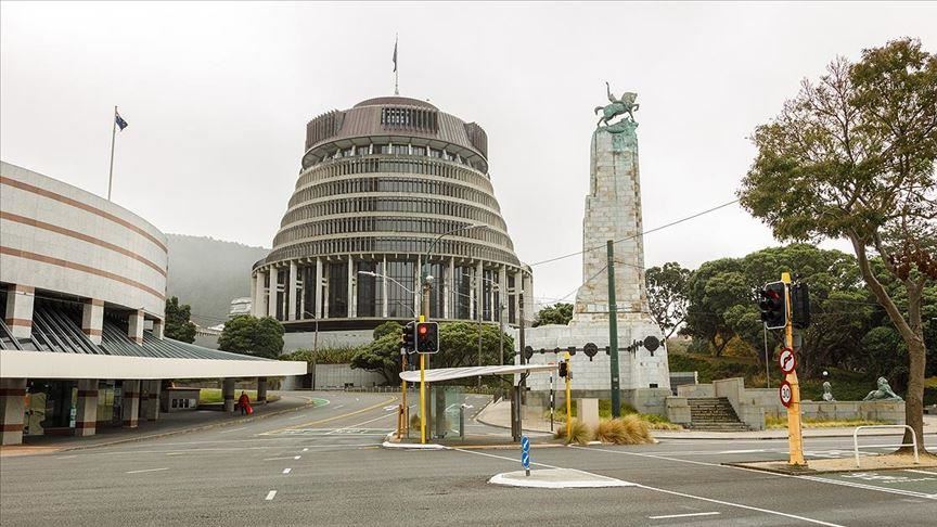 New Zealand minister sacked over improper relationship