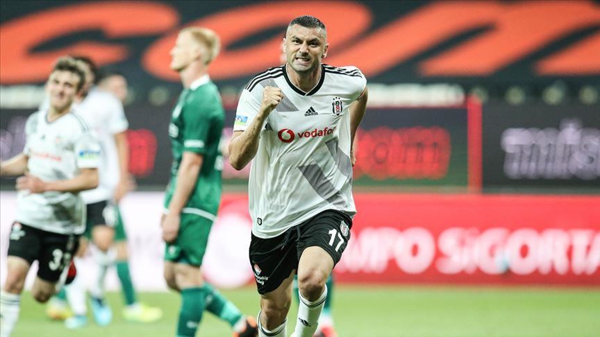 Lille interested in signing Turkish player Burak Yilmaz