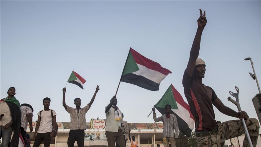 ¿Podrán los problemas económicos y la división política descarrilar el progreso revolucionario de Sudán?