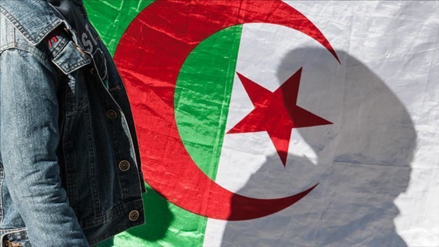 Algérie: un policier tue 4 personnes, dont sa femme