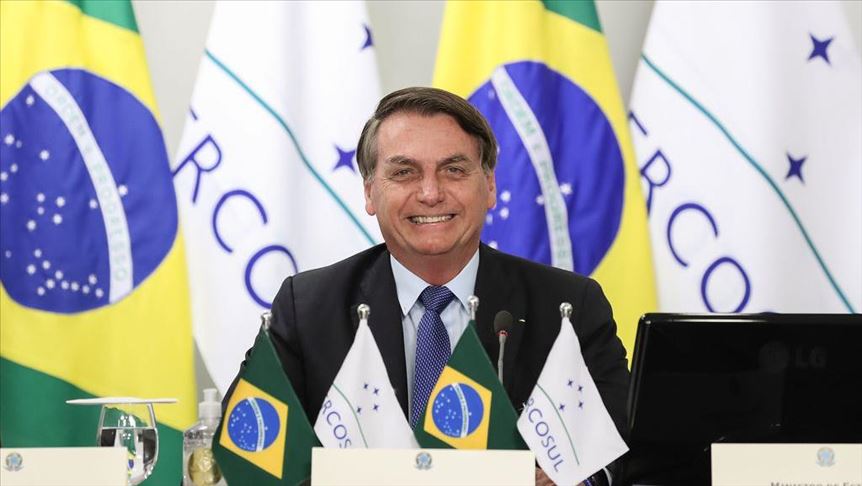 A pesar de tener coronavirus, Bolsonaro fue visto por las calles sin máscara