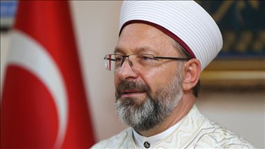 Ministro de Asuntos Religiosos de Turquía confirma que sermón con espada es 'tradicional' en Santa Sofía