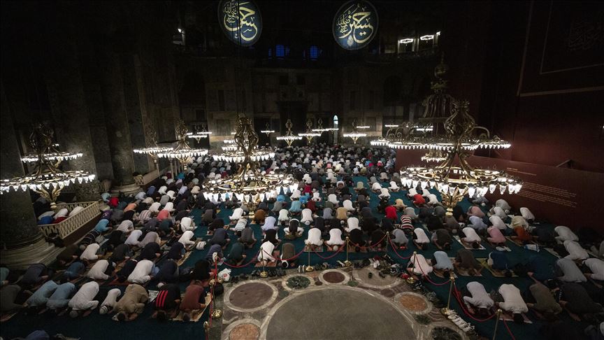 Istanbul: Prvi sabah-namaz u Aja Sofiji otkako joj je vraćen status džamije
