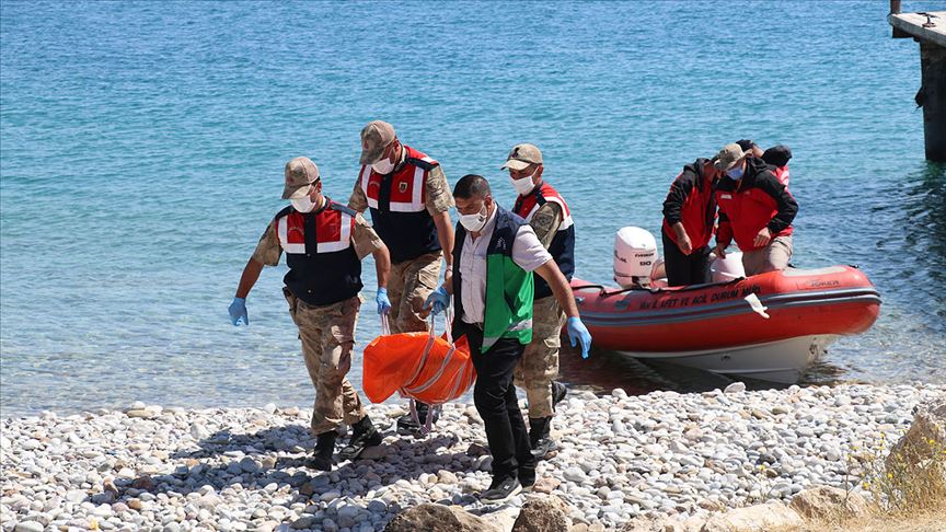 Van Gölü'nde teknenin batması sonucu kaybolan bir kişinin daha cesedi bulundu 