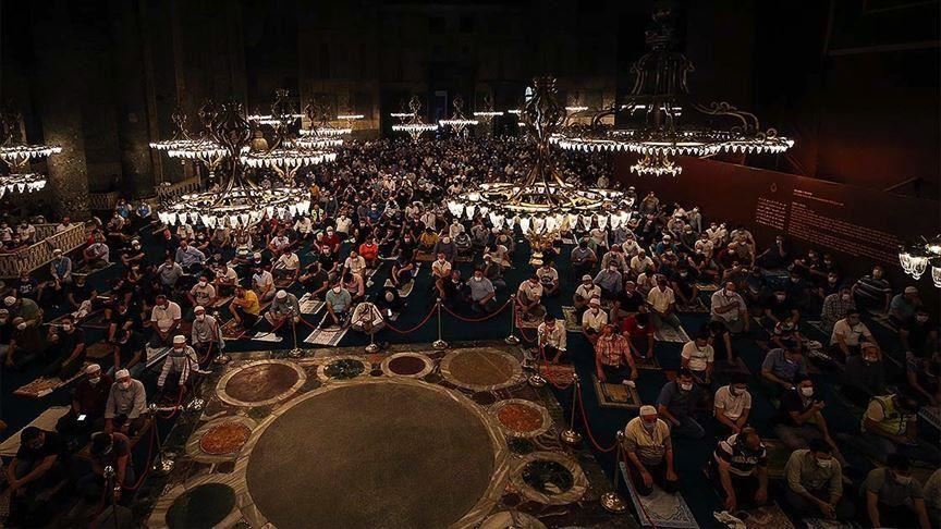 Grande affluence à la mosquée de Sainte-Sophie pour la troisième journée d’affilée