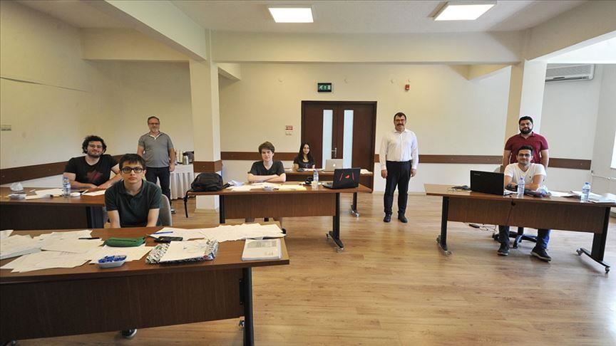 Turkey wins 2 gold medals in European physics contest