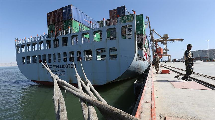 ميناء جوادر الباكستاني يبدأ تجارة المرور إلى أفغانستان