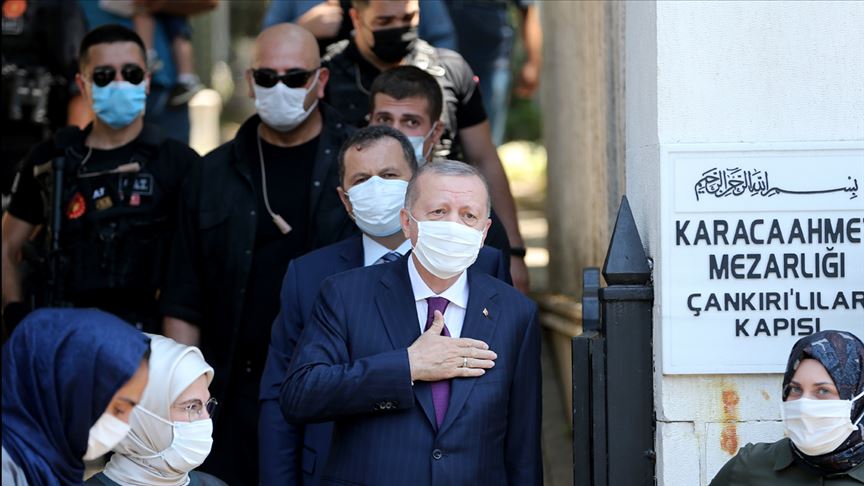أردوغان يعزي أسر شهداء "مرسين" التركية