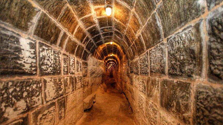 tarihi gaziantep kalesi nde tuneller ve