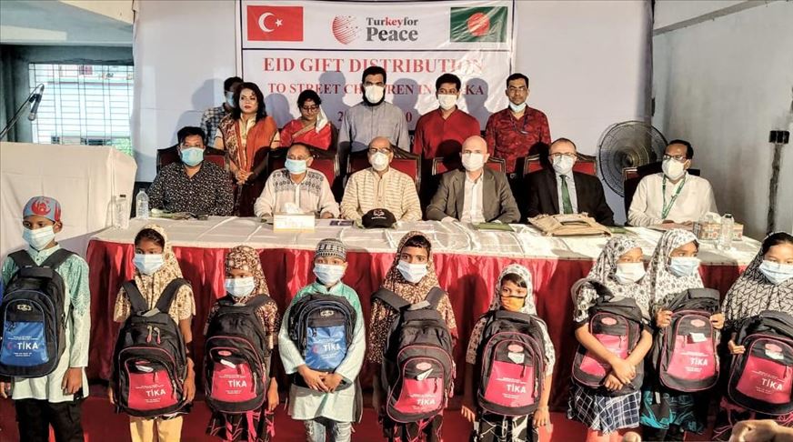Turkey's TIKA provides Eid gifts to Bangladeshi kids