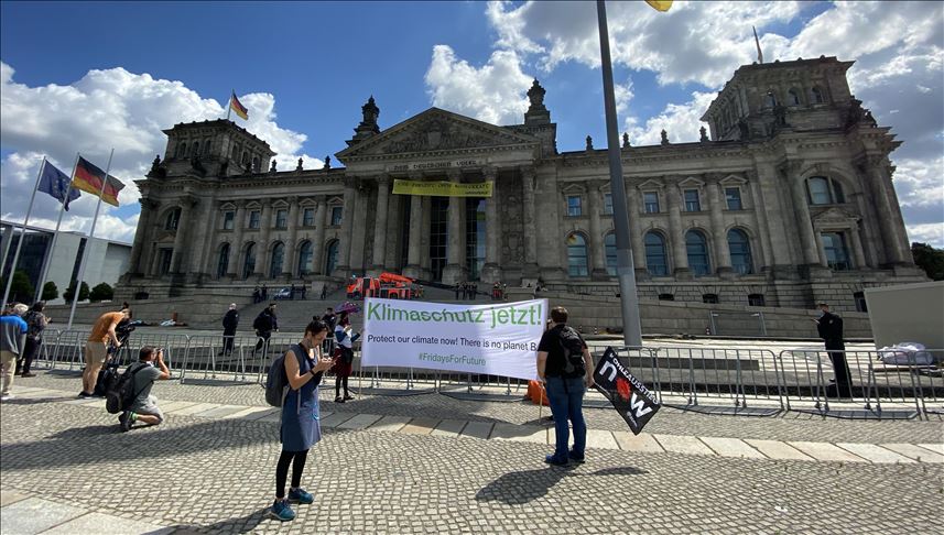 Greenpeace critica planes de Alemania de comprar aviones de combate F-18